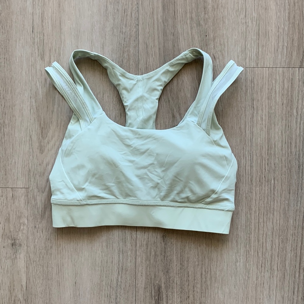 Lululemon sports bra (NWOT)